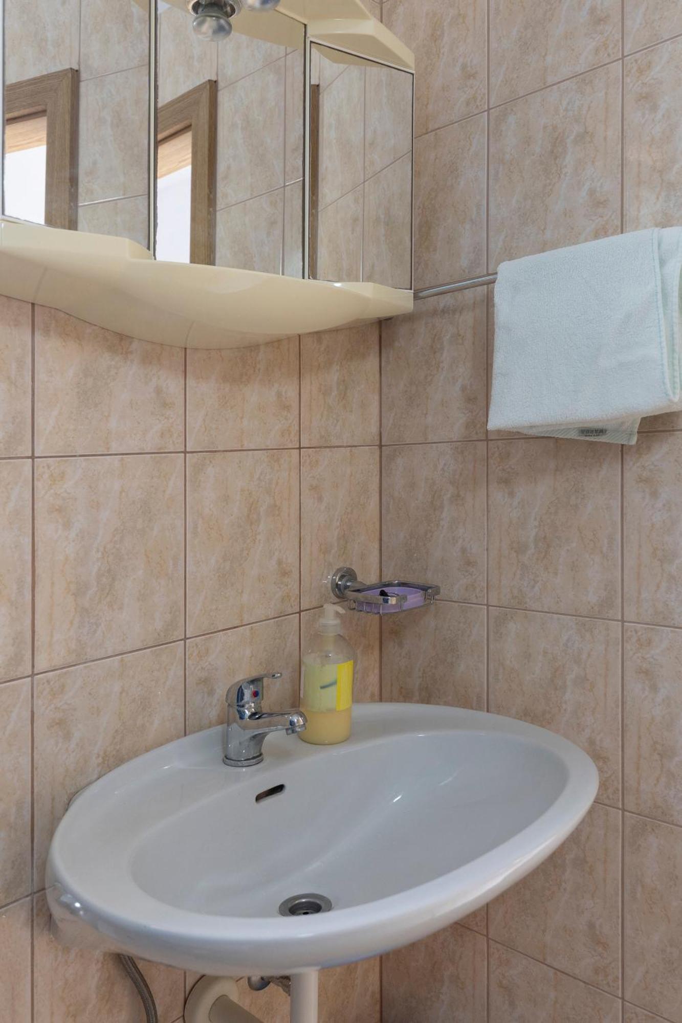 Apartments By The Sea Zuronja, Peljesac - 10137 Brijesta Room photo